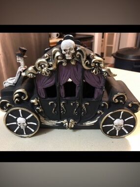 Gothic light up Skull Carriage Decorative Accent in Black and Purple